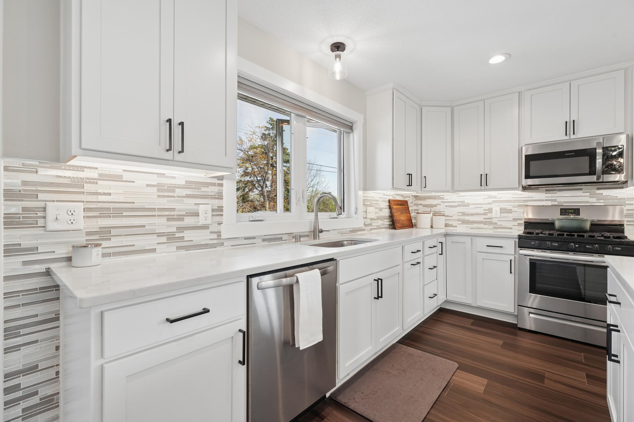 Under cabinet lighting
