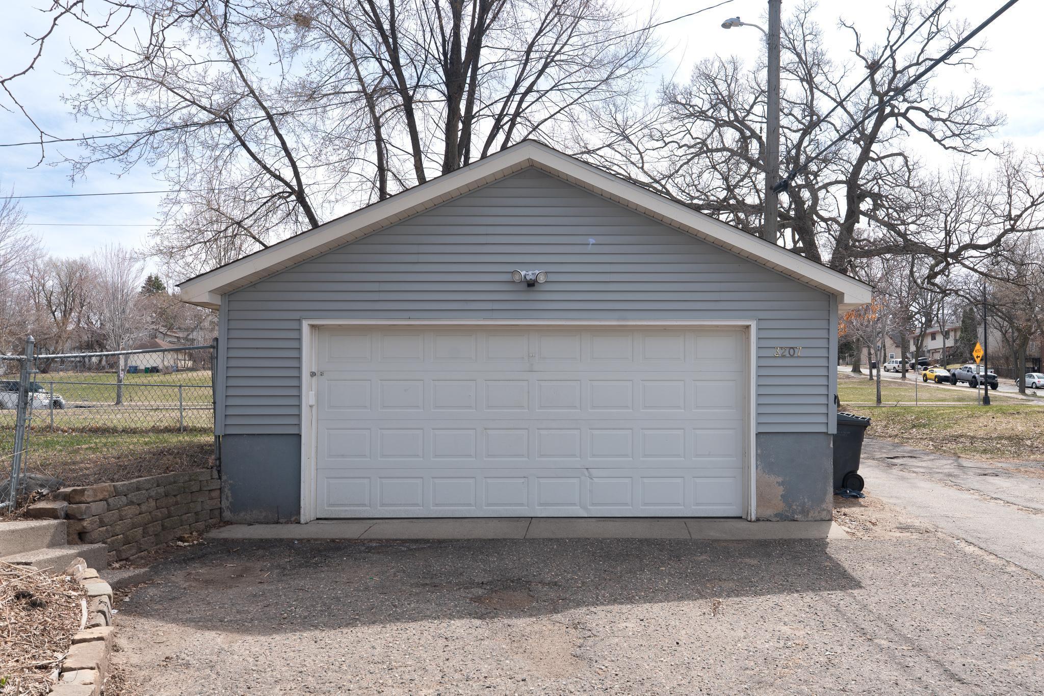 3207 Bryant Ave N Minneapolis_-6.jpeg