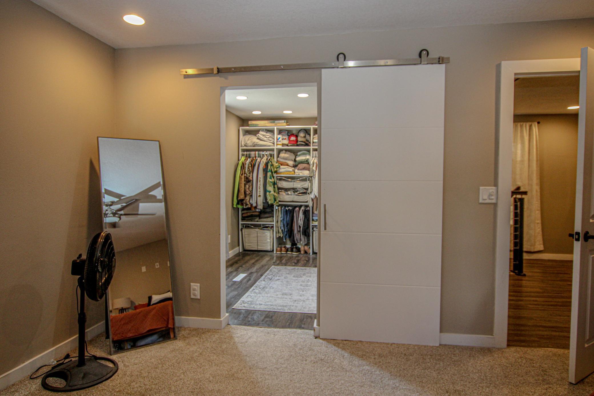 Walk-in Closet.jpg
