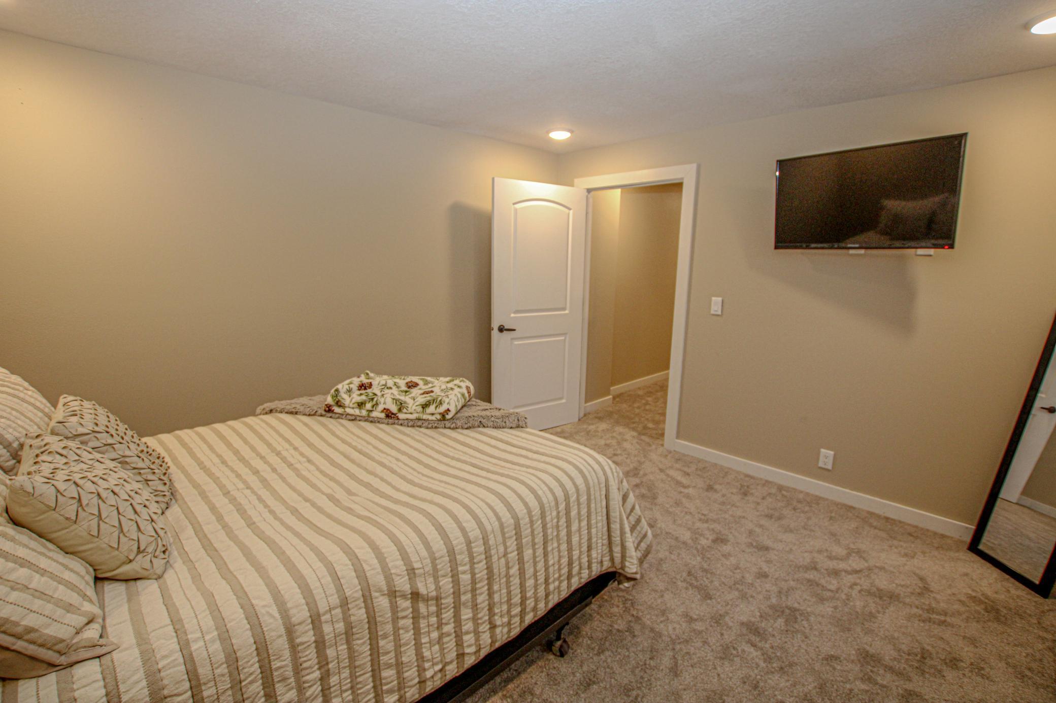 3rd Bedroom-Basement.jpg