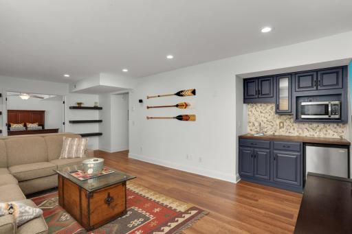 Lower-level kitchenette & wet bar—perfect for entertaining.