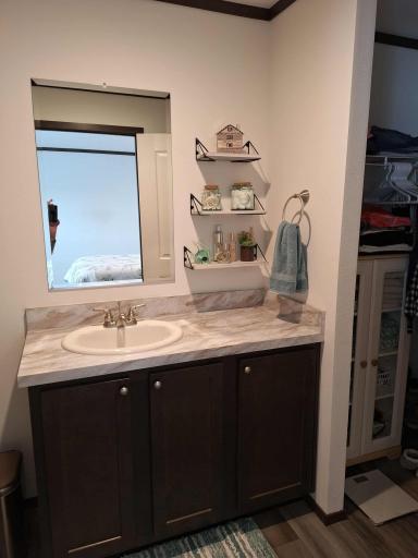 215 N McKay Avenue, 43, Alexandria, MN 56308