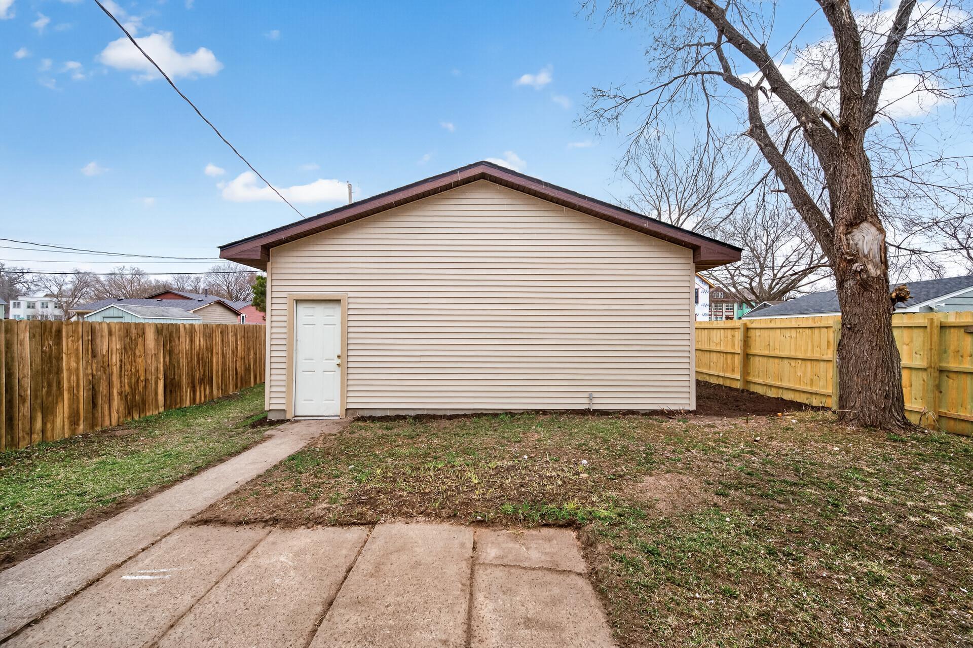 Private Back Yard w/ New Fence!