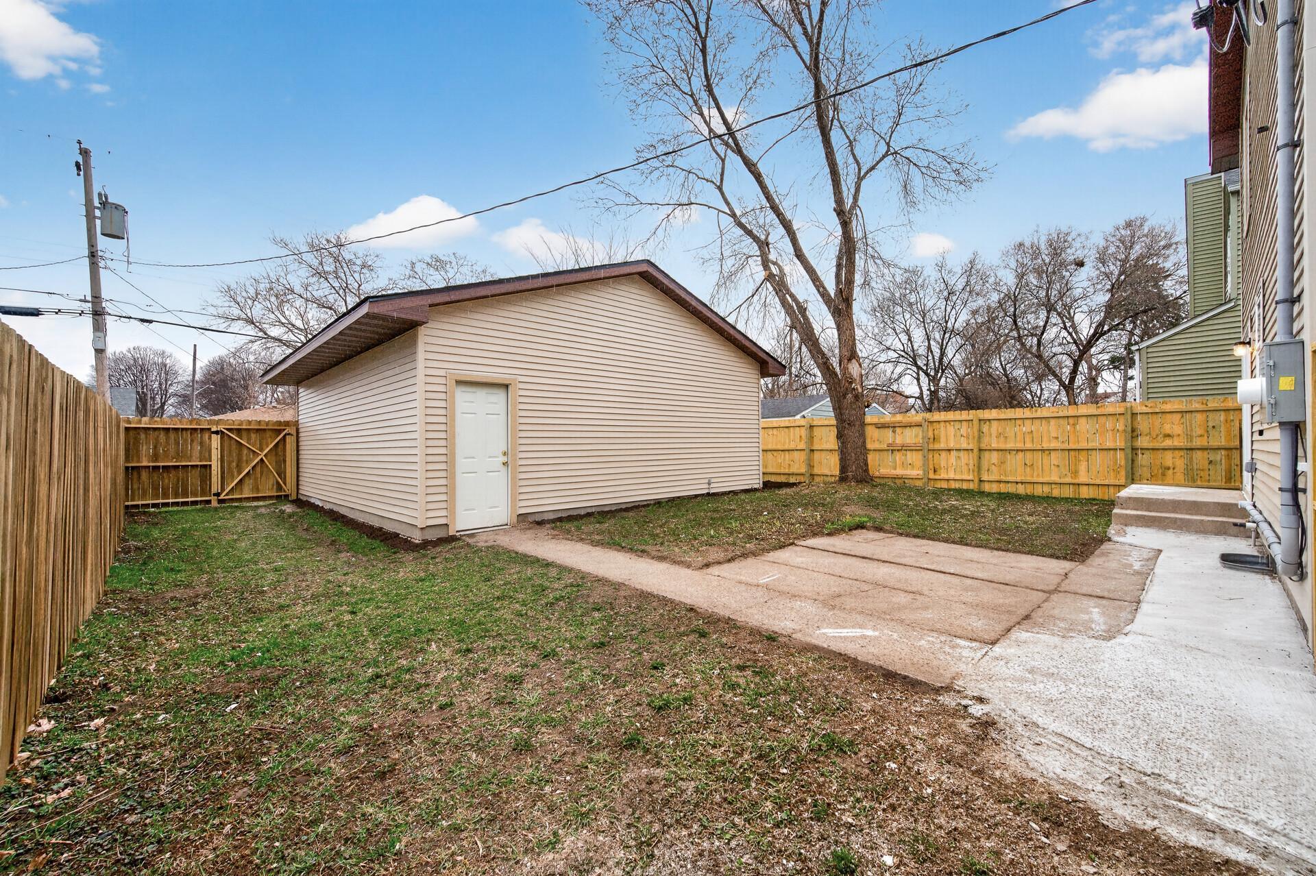 Newer 2-Stall Garage