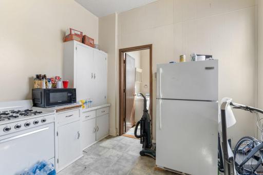 2048 Carroll Avenue, Saint Paul, MN 55104