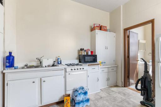 2048 Carroll Avenue, Saint Paul, MN 55104