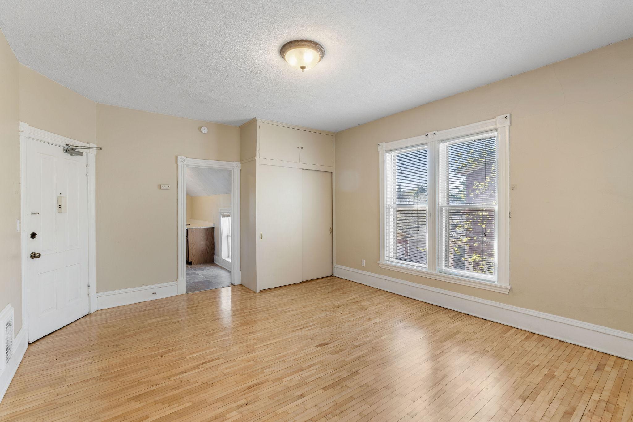 Unit 4 is in the upper level.