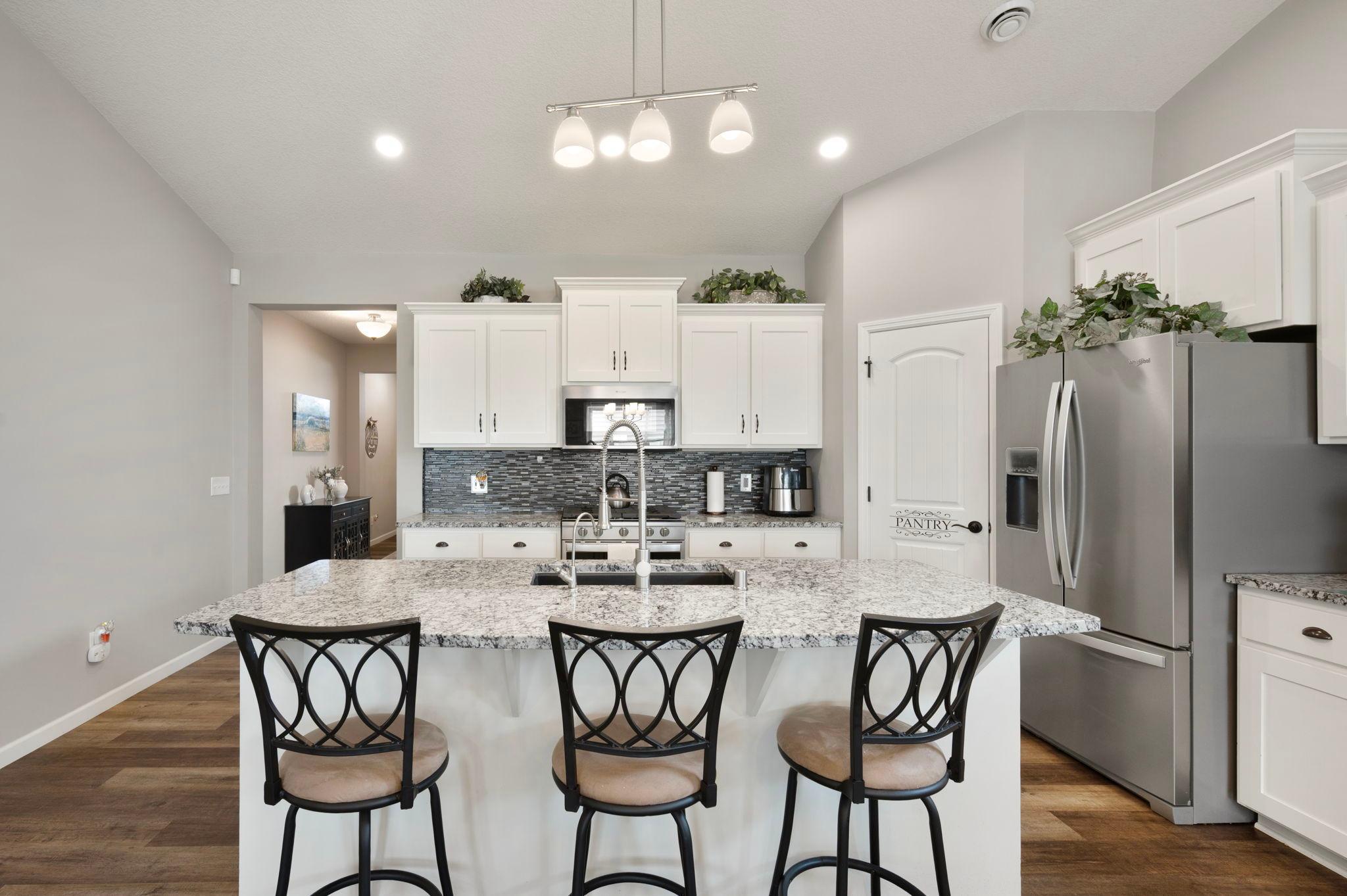 Kitchen with Pantry, Stainless Appliances, Granite Counters