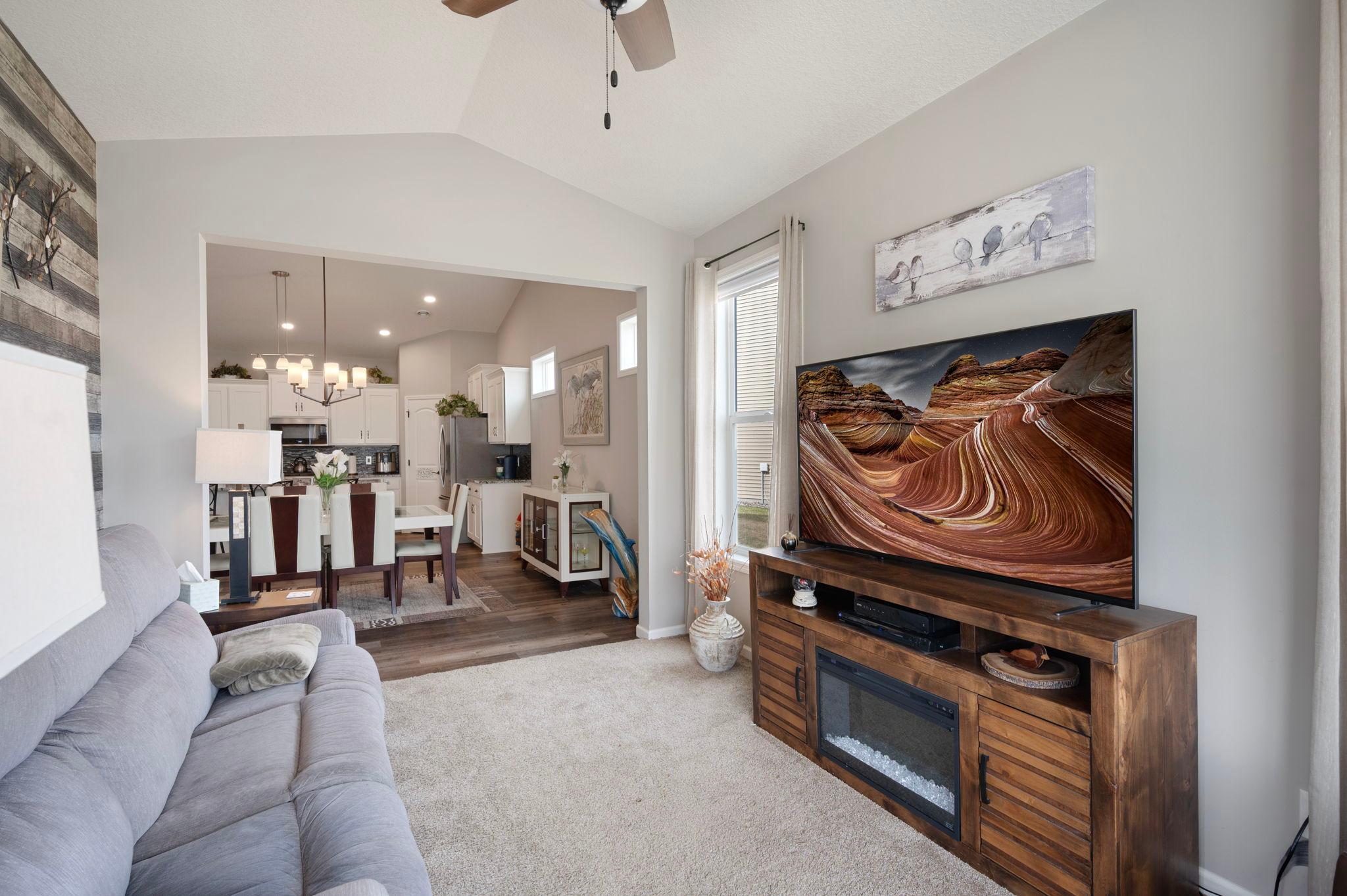 Sunroom - View #2 towards the Dining Room/Kitchen