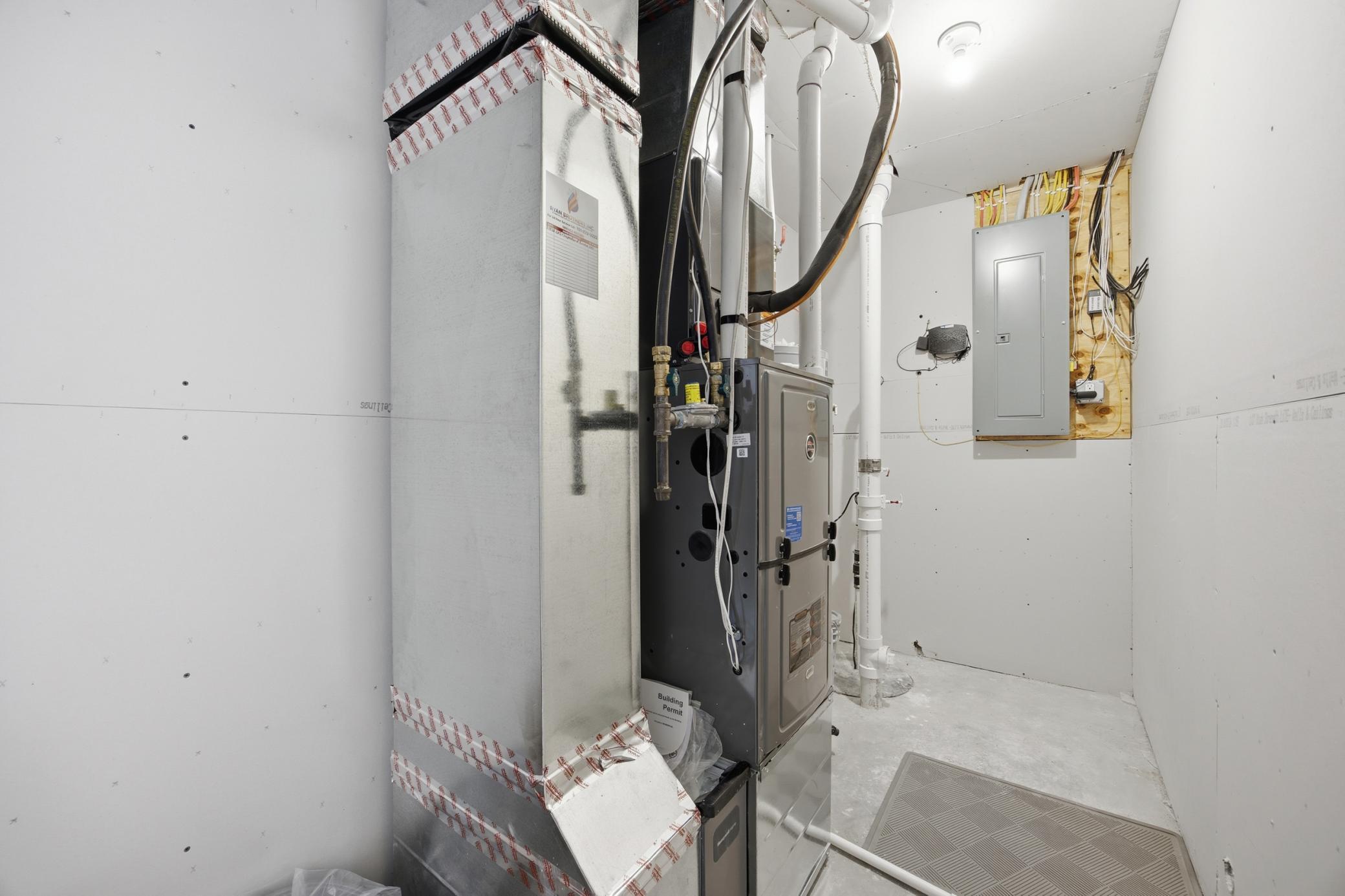 UTILITY ROOM (LOWER)