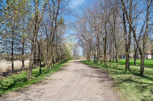 4250 35th Street SW, Waverly, MN 55390