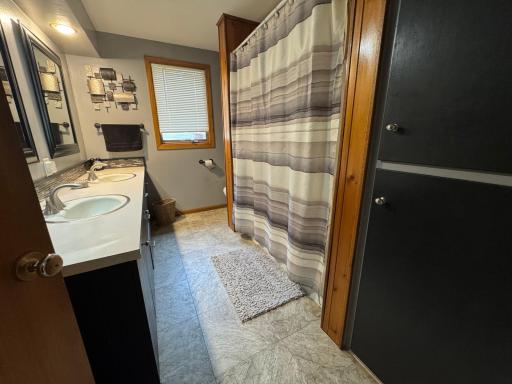 209 Burr Oak Drive, Albert Lea, MN 56007