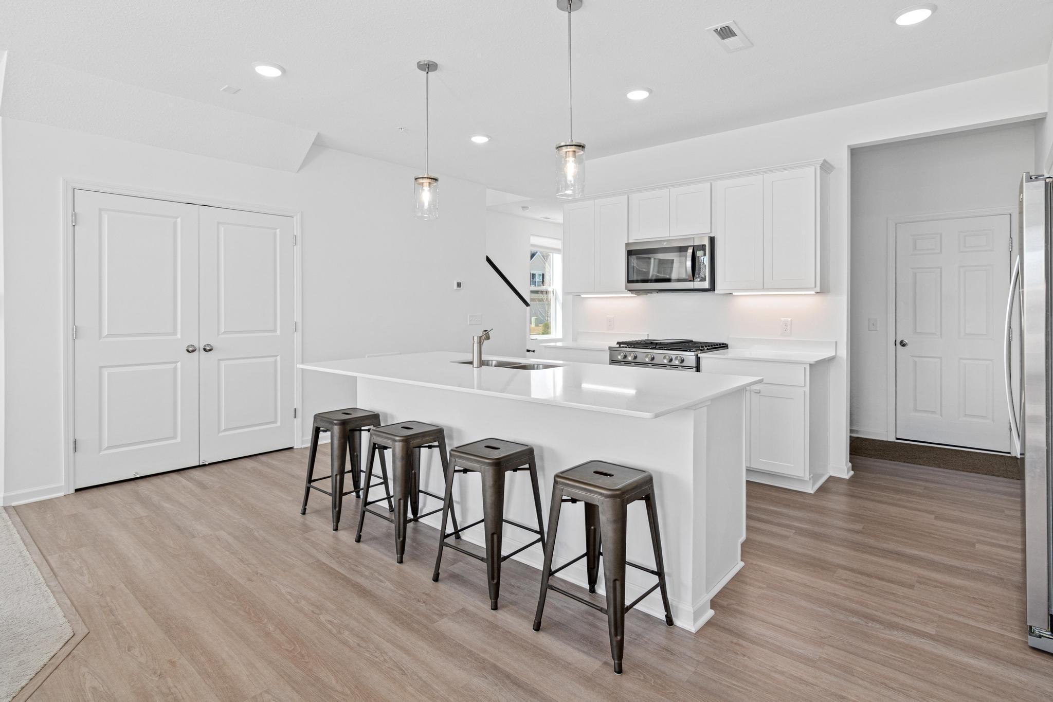 4807 Airlake Dr, Woodbury, MN-6.jpg