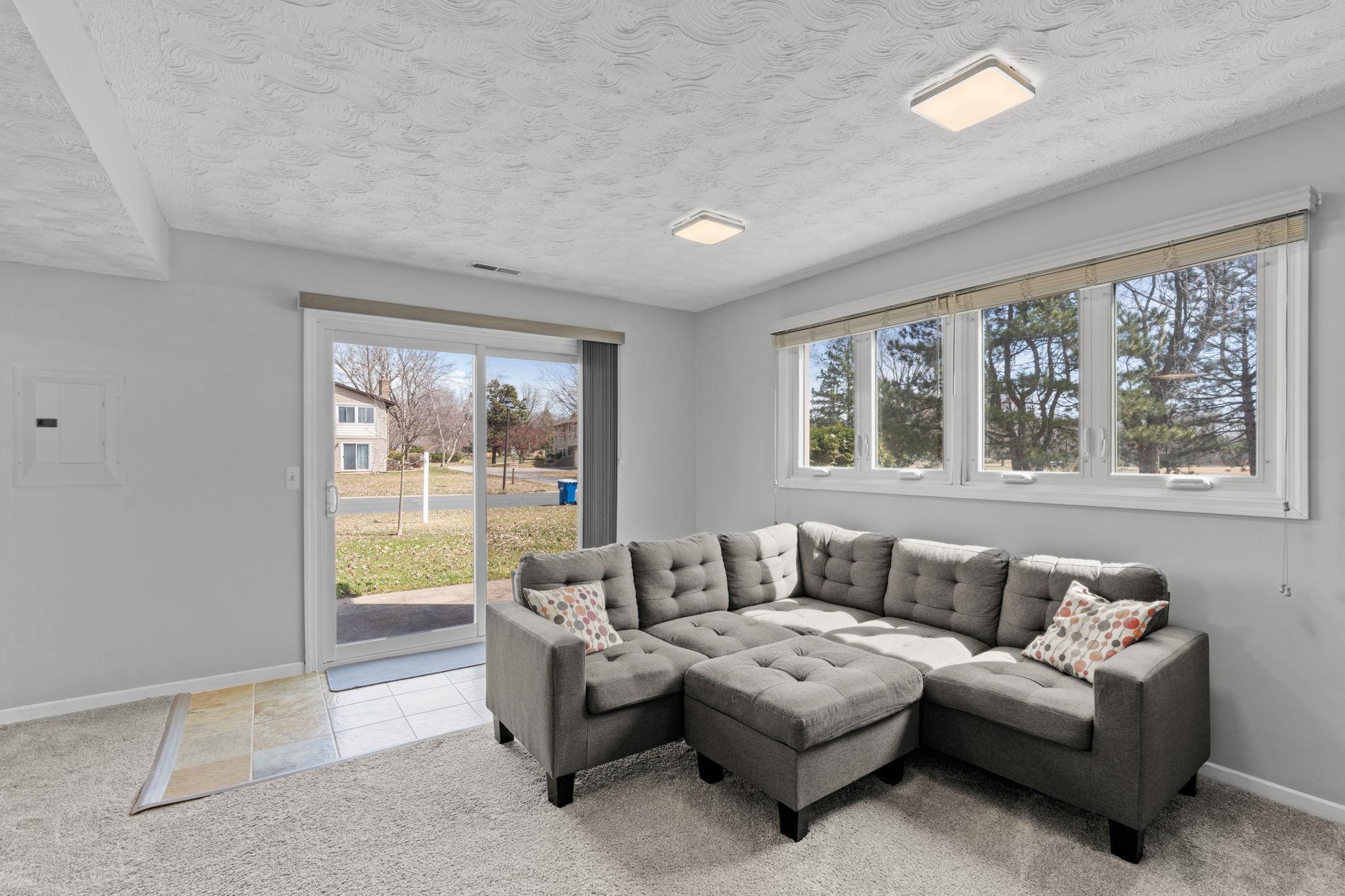 33-web-or-mls-14661 94th Pl N-33.jpg