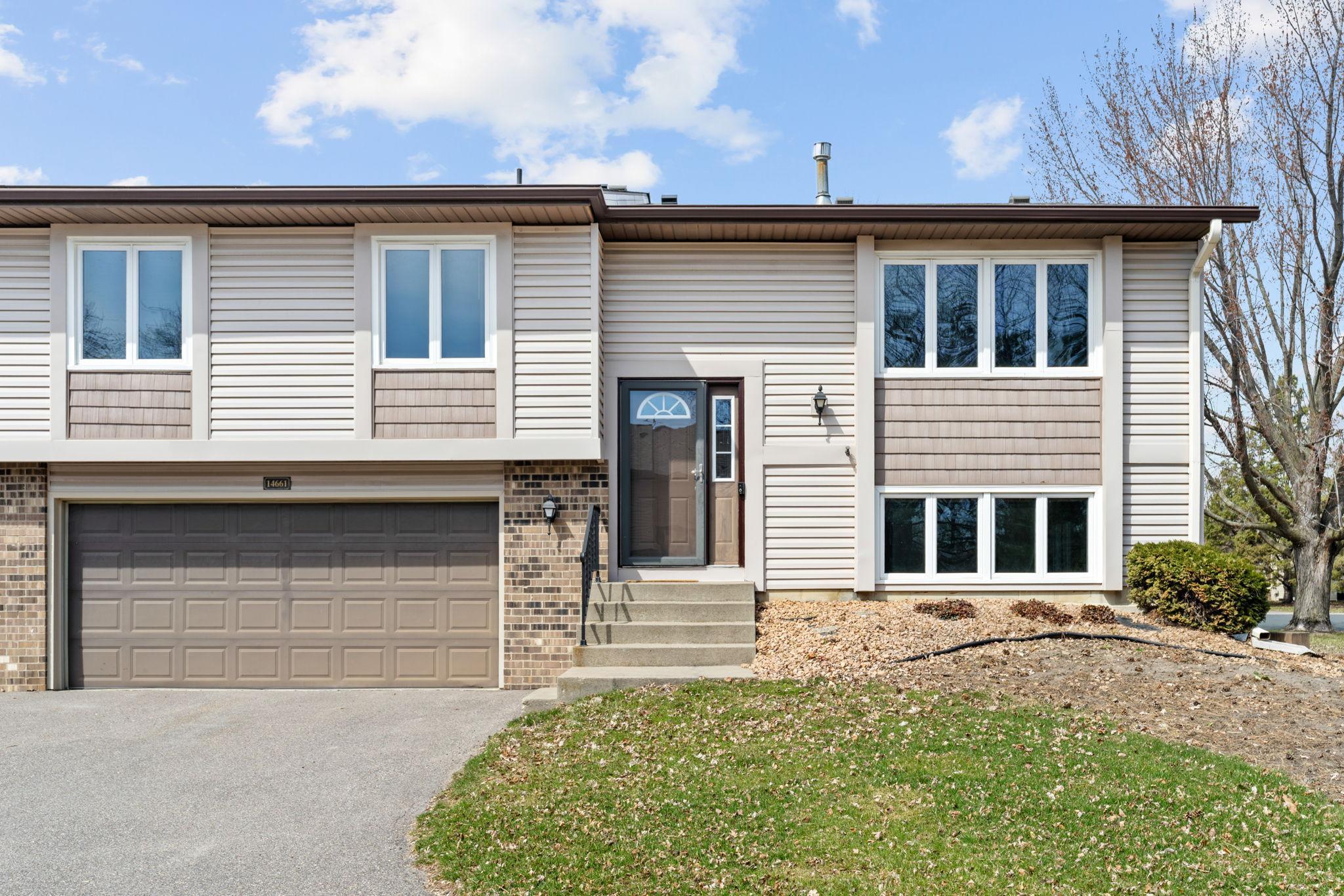 1-web-or-mls-14661 94th Pl N-1.jpg