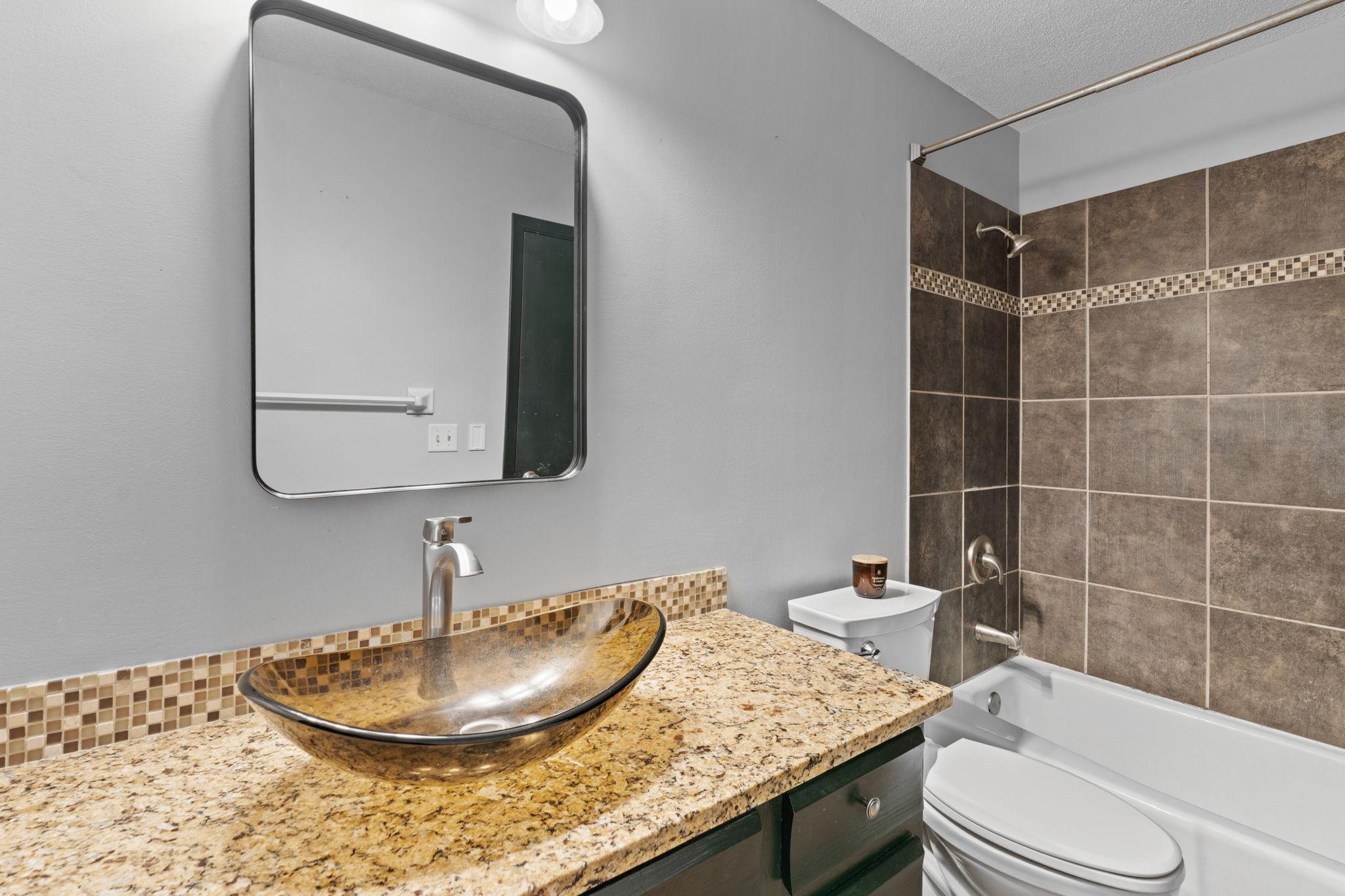 26-web-or-mls-14661 94th Pl N-26.jpg