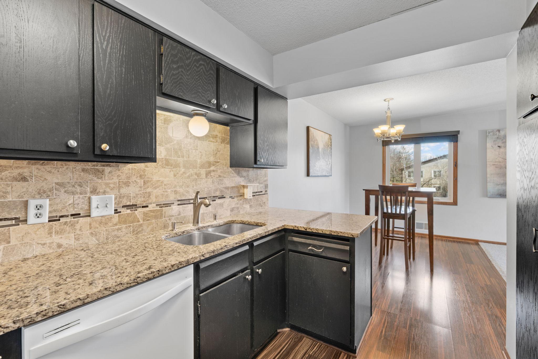 21-web-or-mls-14661 94th Pl N-21.jpg