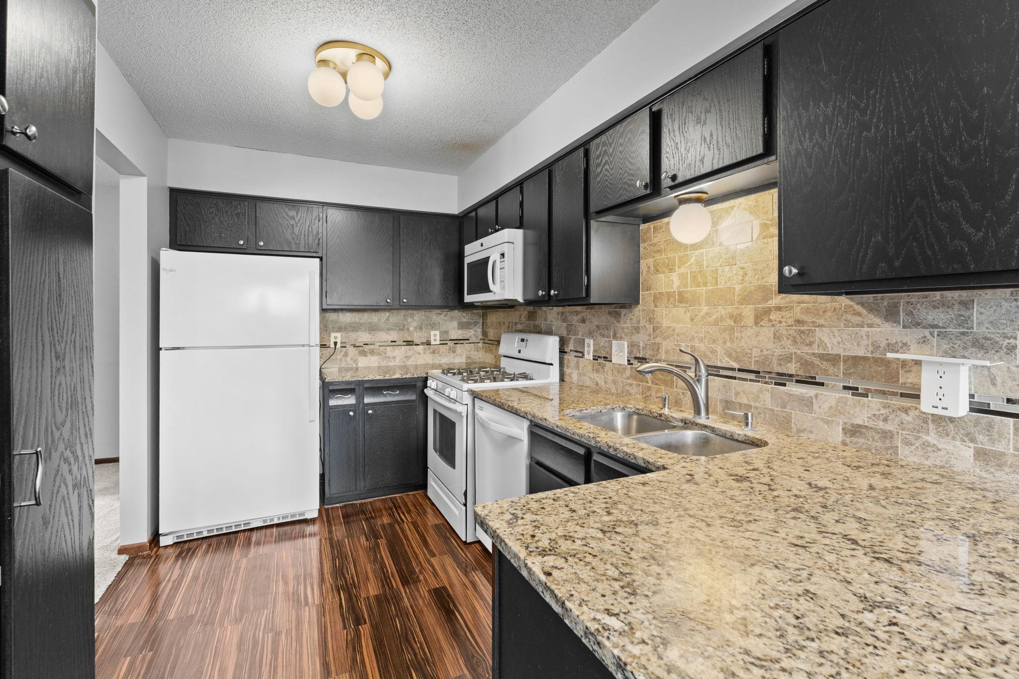 19-web-or-mls-14661 94th Pl N-19.jpg