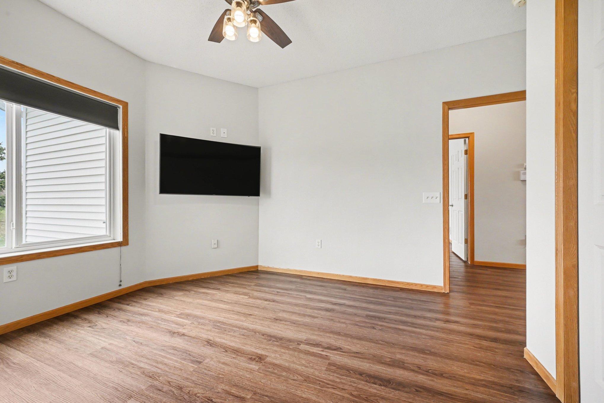 Large 2nd bedroom