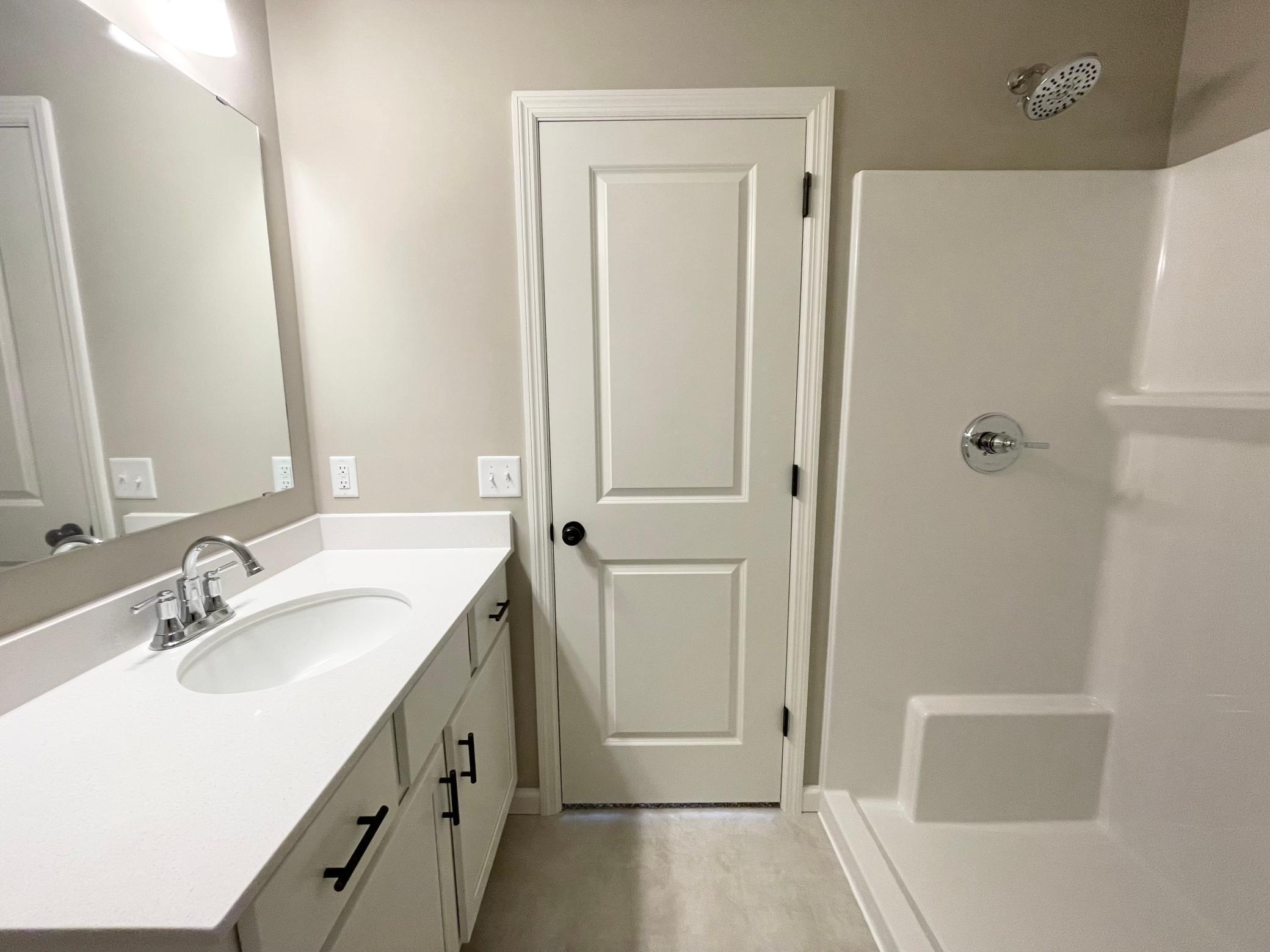 Photo shows the same floor plan but not the actual home. Photos of actual home will be uploaded when home has been completed and cleaned.