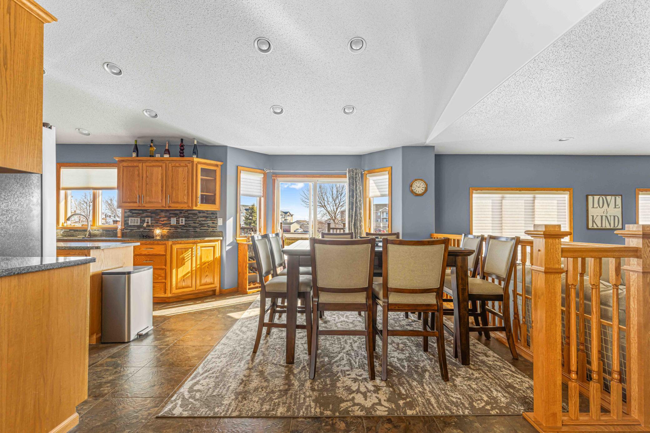 Dining room 10.5' x 16.2'