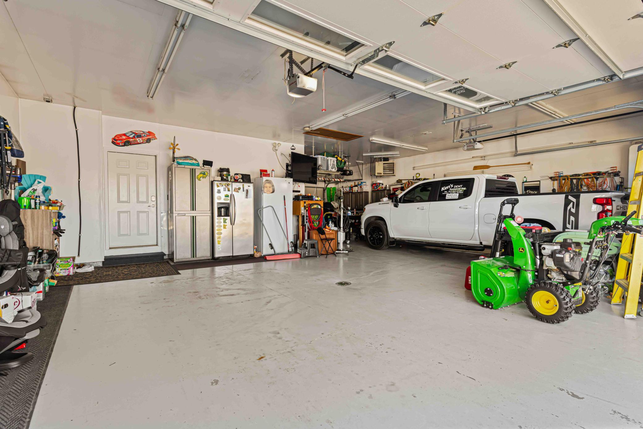 Fully finished OVERSIZED (33.5'x35.11') and heated