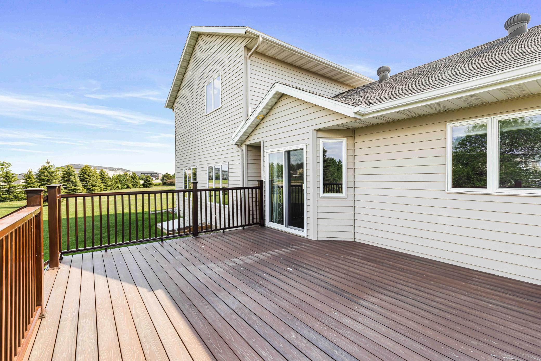 20'x17' Maintenance free deck