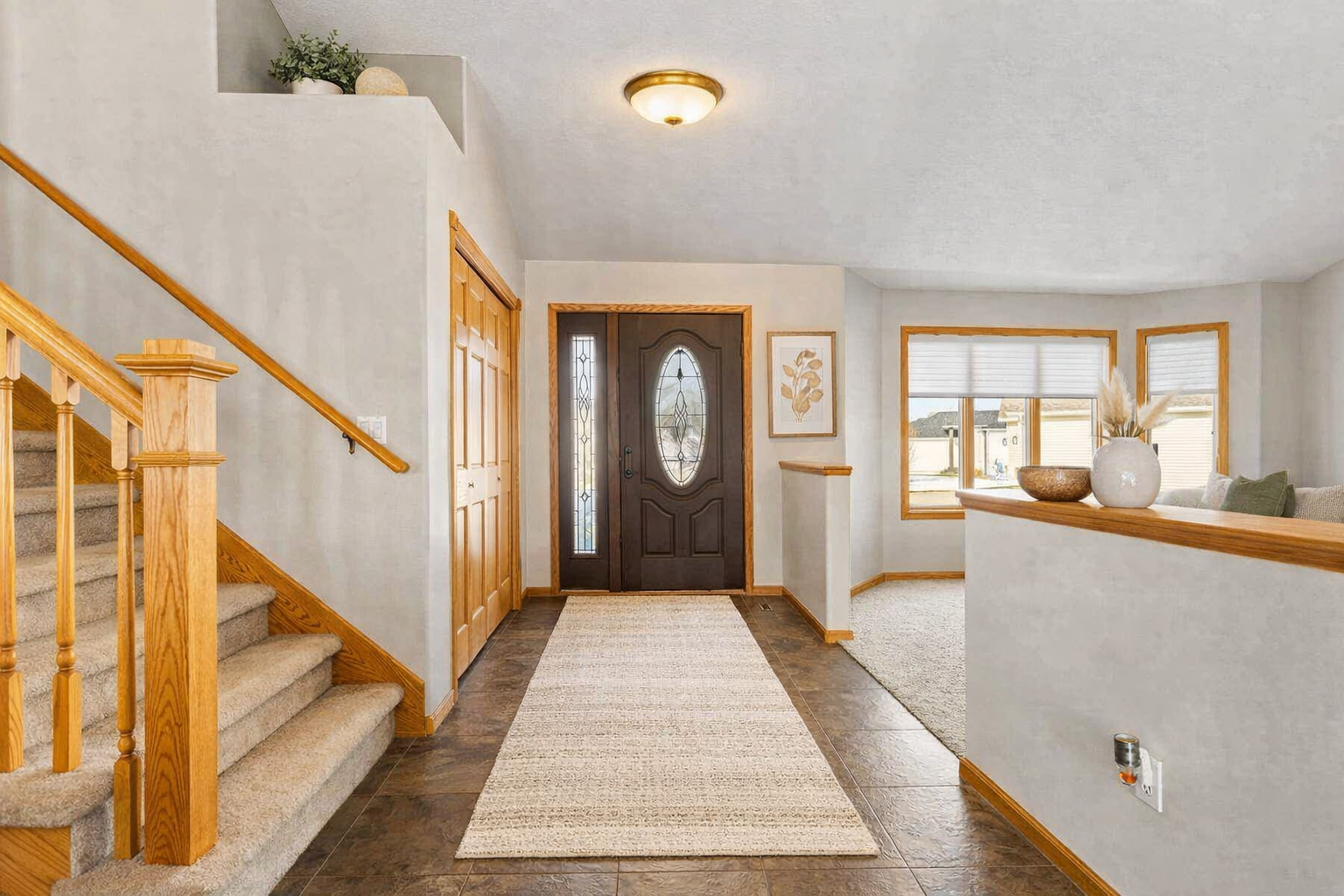 Digitally Staged Entryway