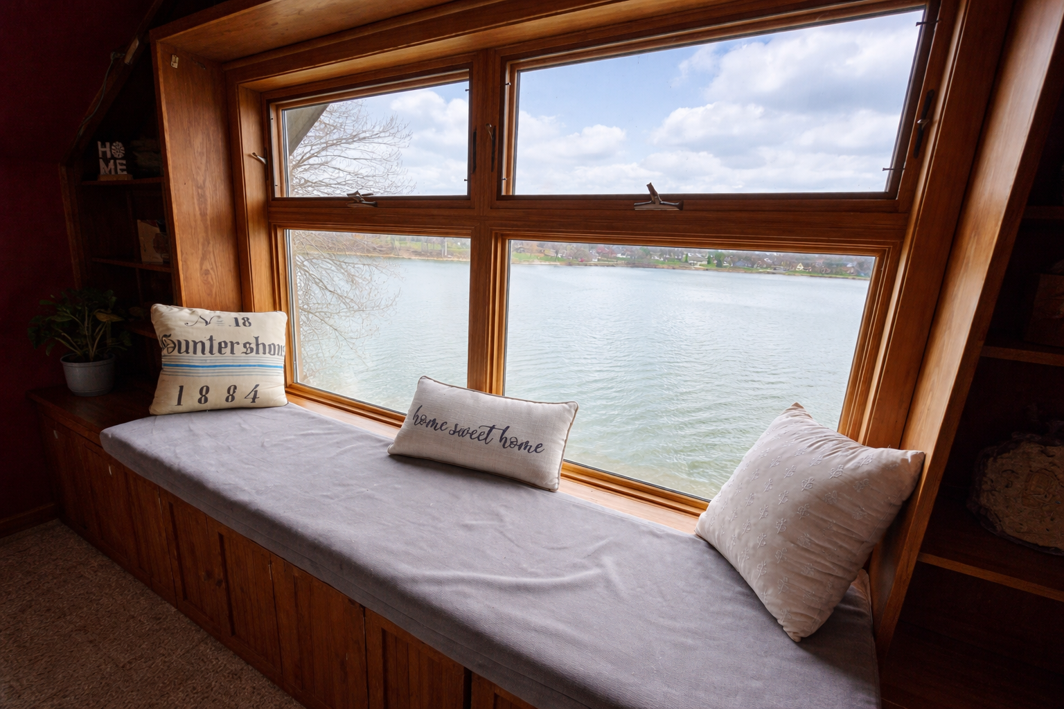 Upper Living Room Lake View