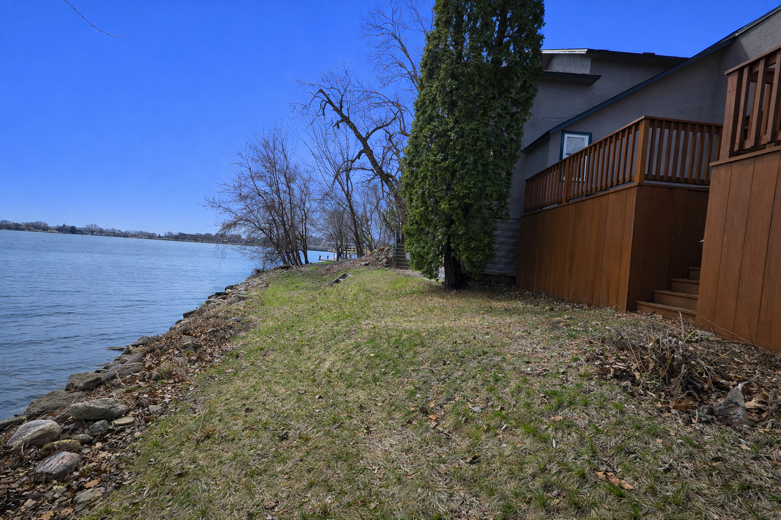 90 Feet of Lakeshore