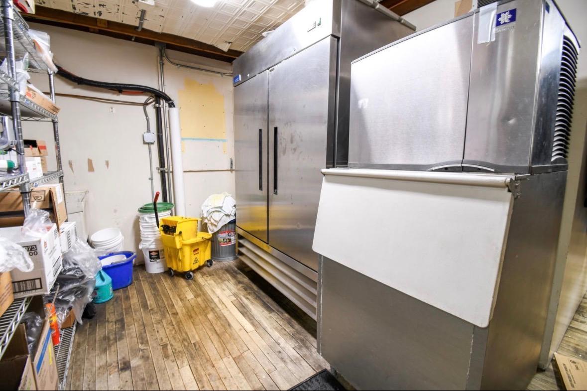 Refrigerator and Ice maker