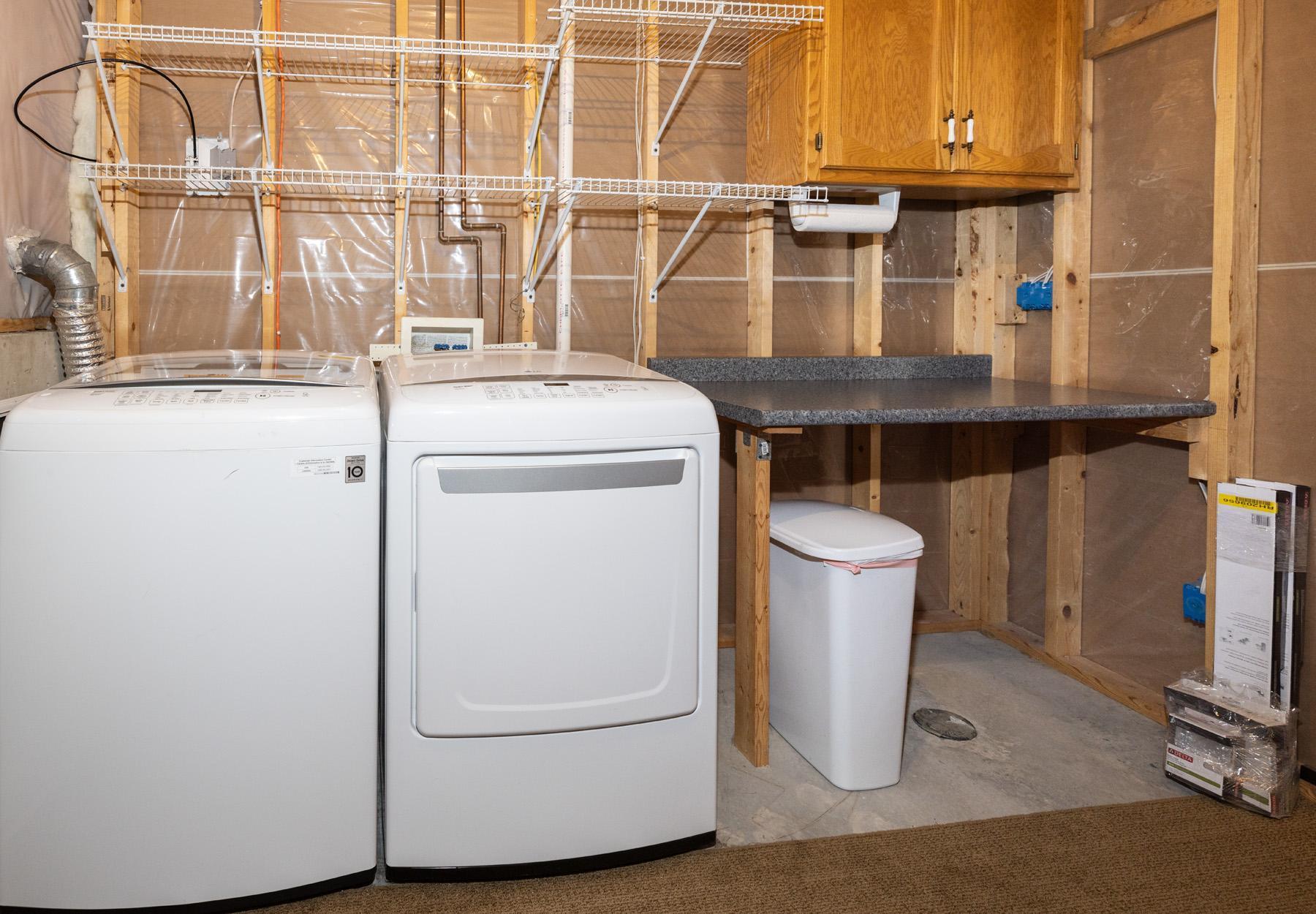 Washer/Dryer Included