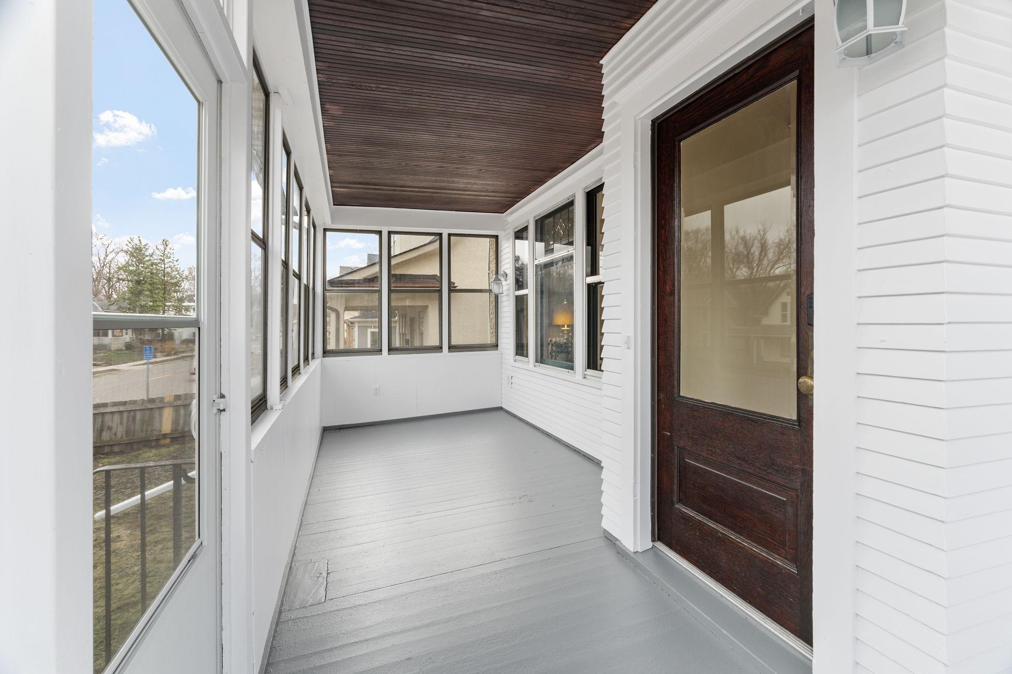 15-web-or-mls-1032 Minnehaha Ave E-15.jpg