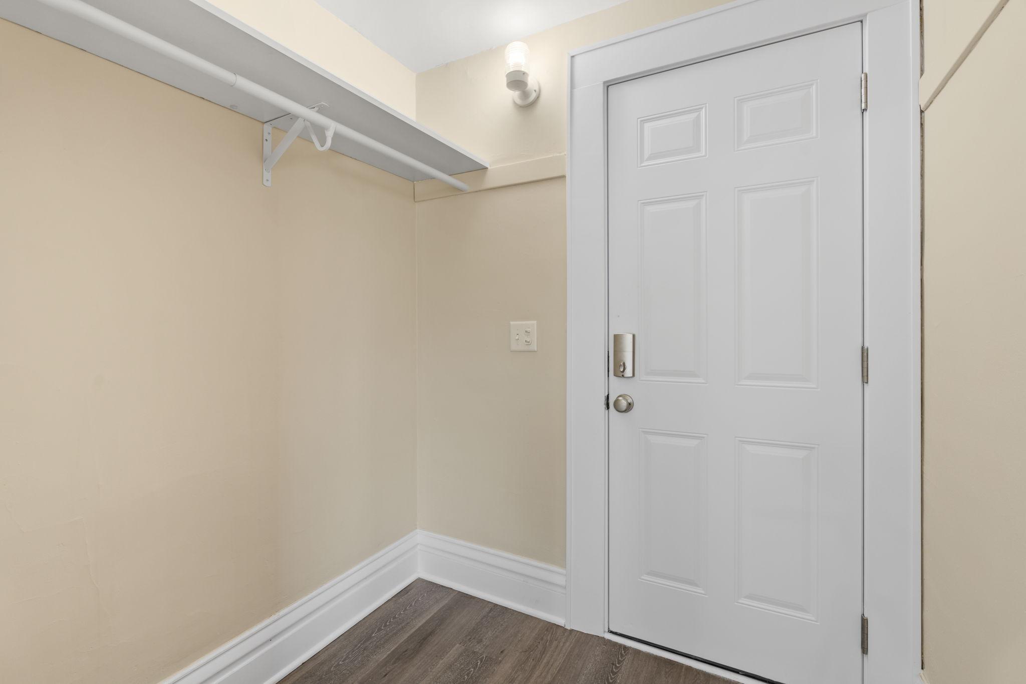 40-web-or-mls-1032 Minnehaha Ave E-40.jpg