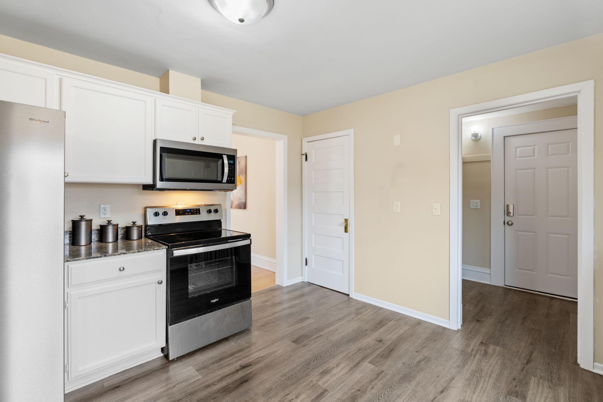 35-web-or-mls-1032 Minnehaha Ave E-35.jpg