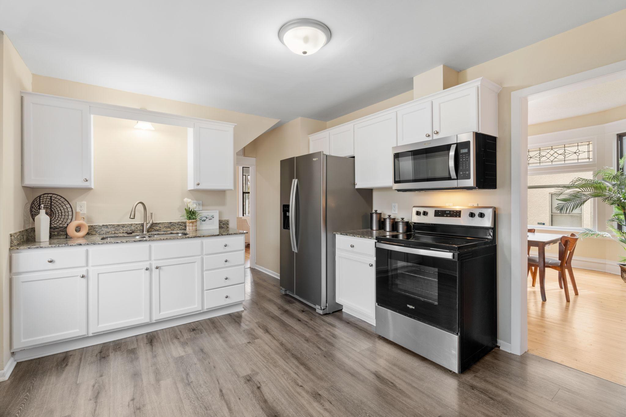 34-web-or-mls-1032 Minnehaha Ave E-34.jpg