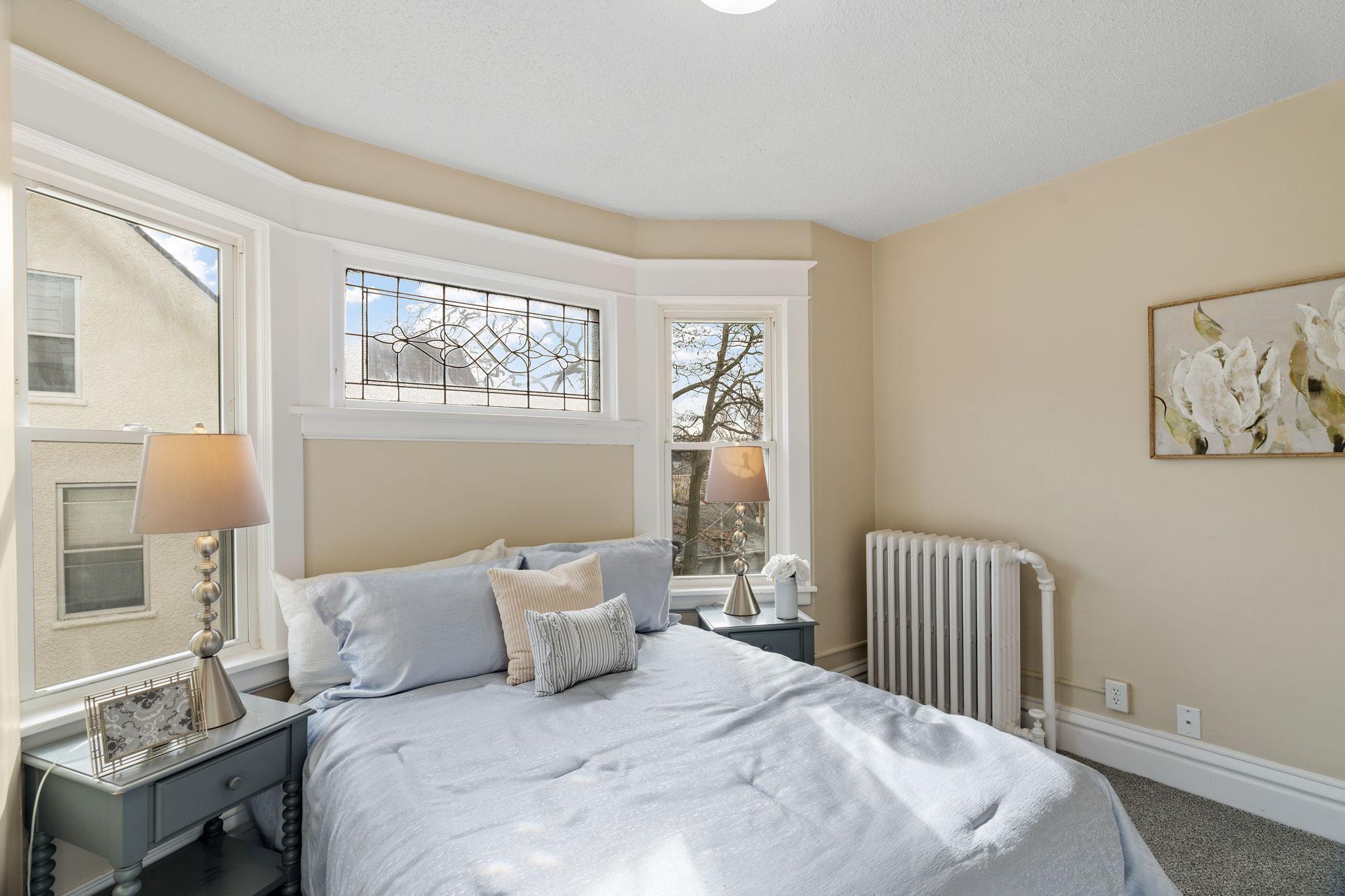 51-web-or-mls-1032 Minnehaha Ave E-51.jpg