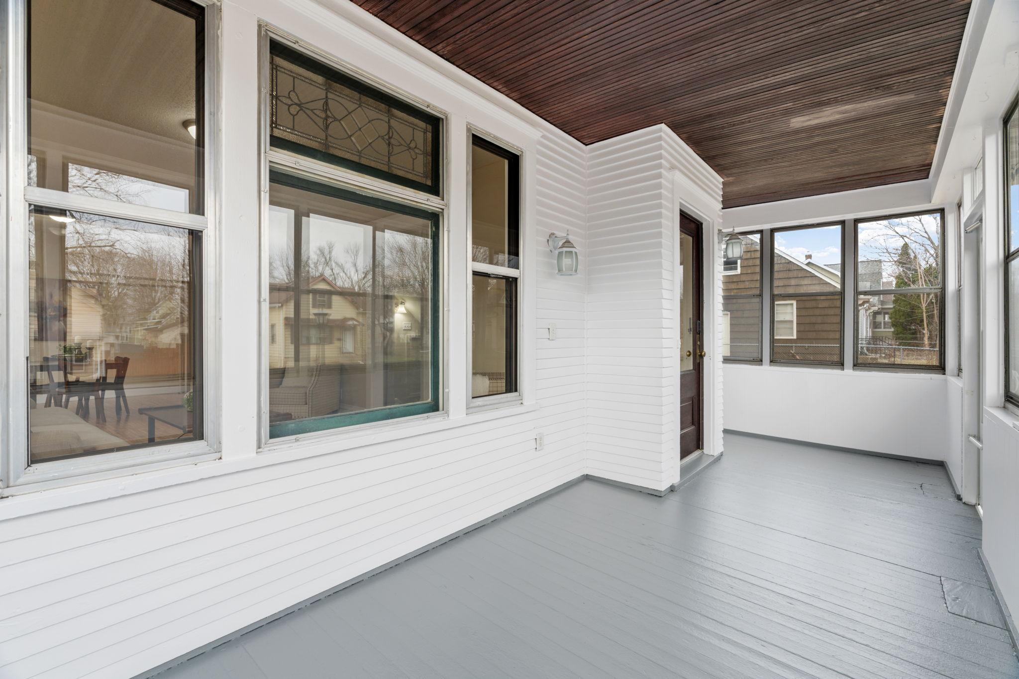 16-web-or-mls-1032 Minnehaha Ave E-16.jpg