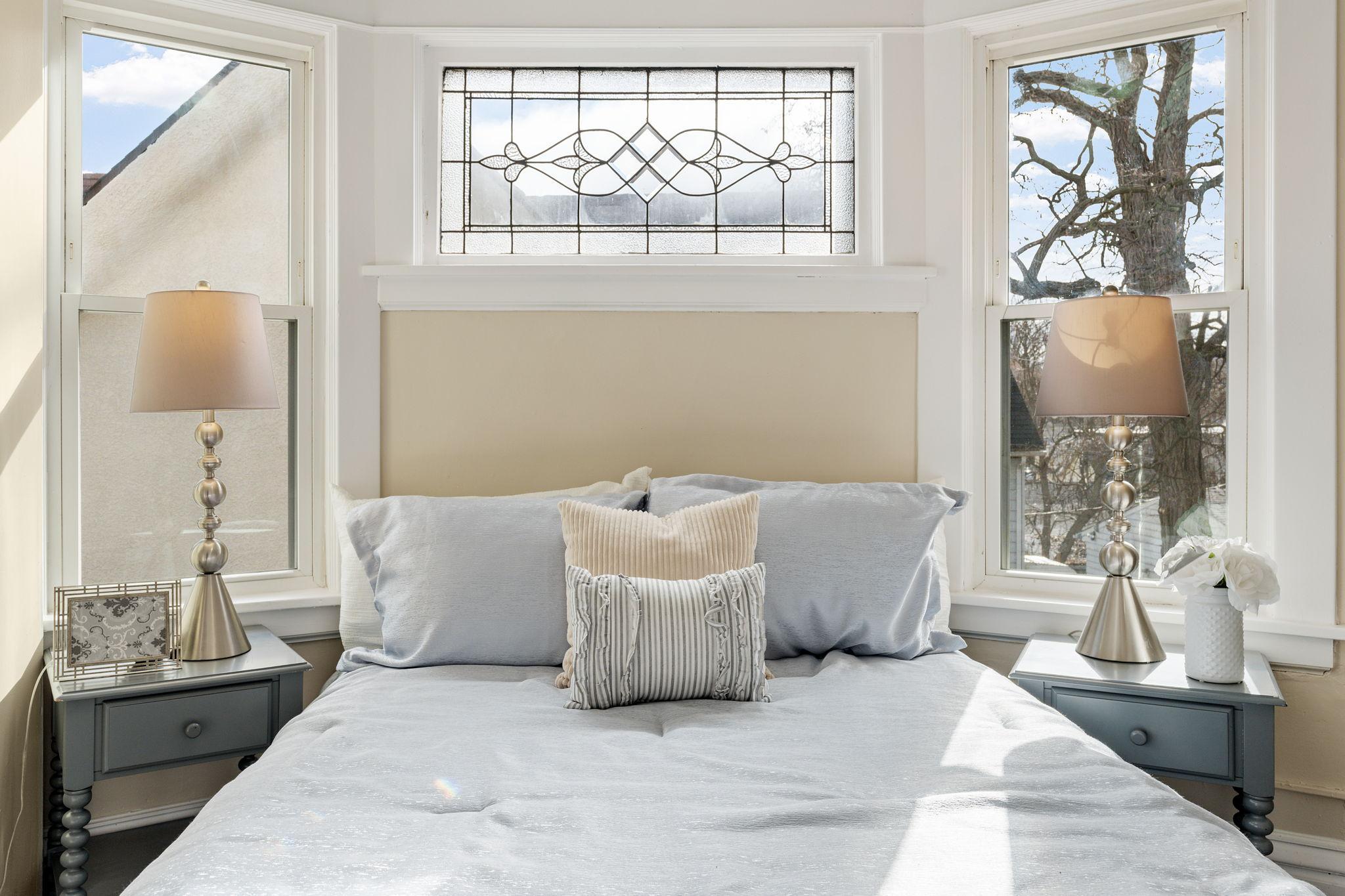 50-web-or-mls-1032 Minnehaha Ave E-50.jpg