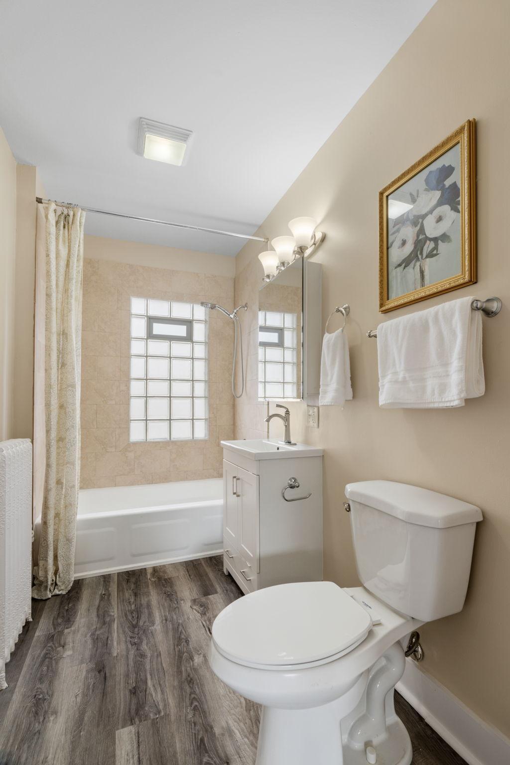 55-web-or-mls-1032 Minnehaha Ave E-55.jpg