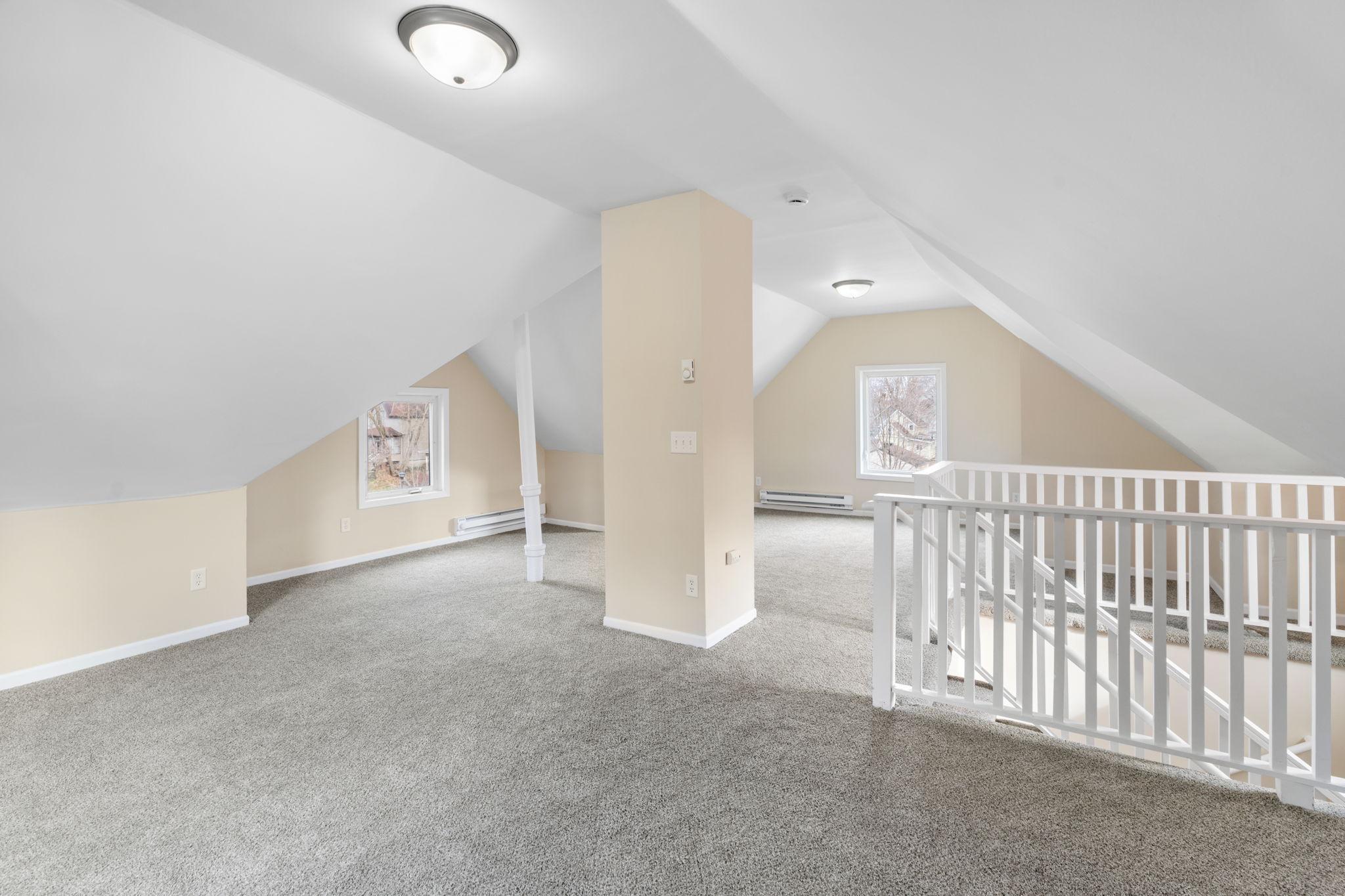 63-web-or-mls-1032 Minnehaha Ave E-63.jpg