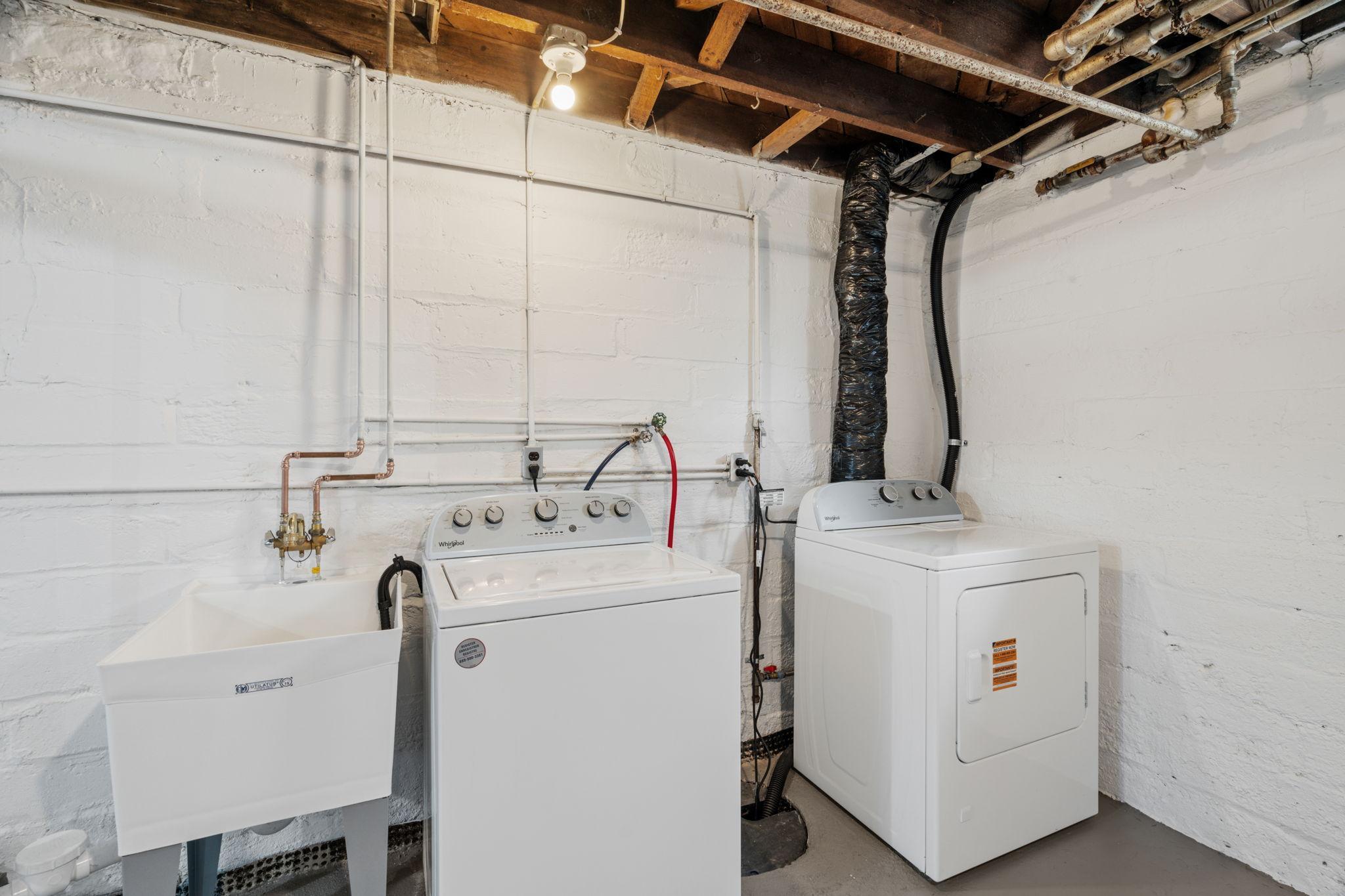 64-web-or-mls-1032 Minnehaha Ave E-64.jpg