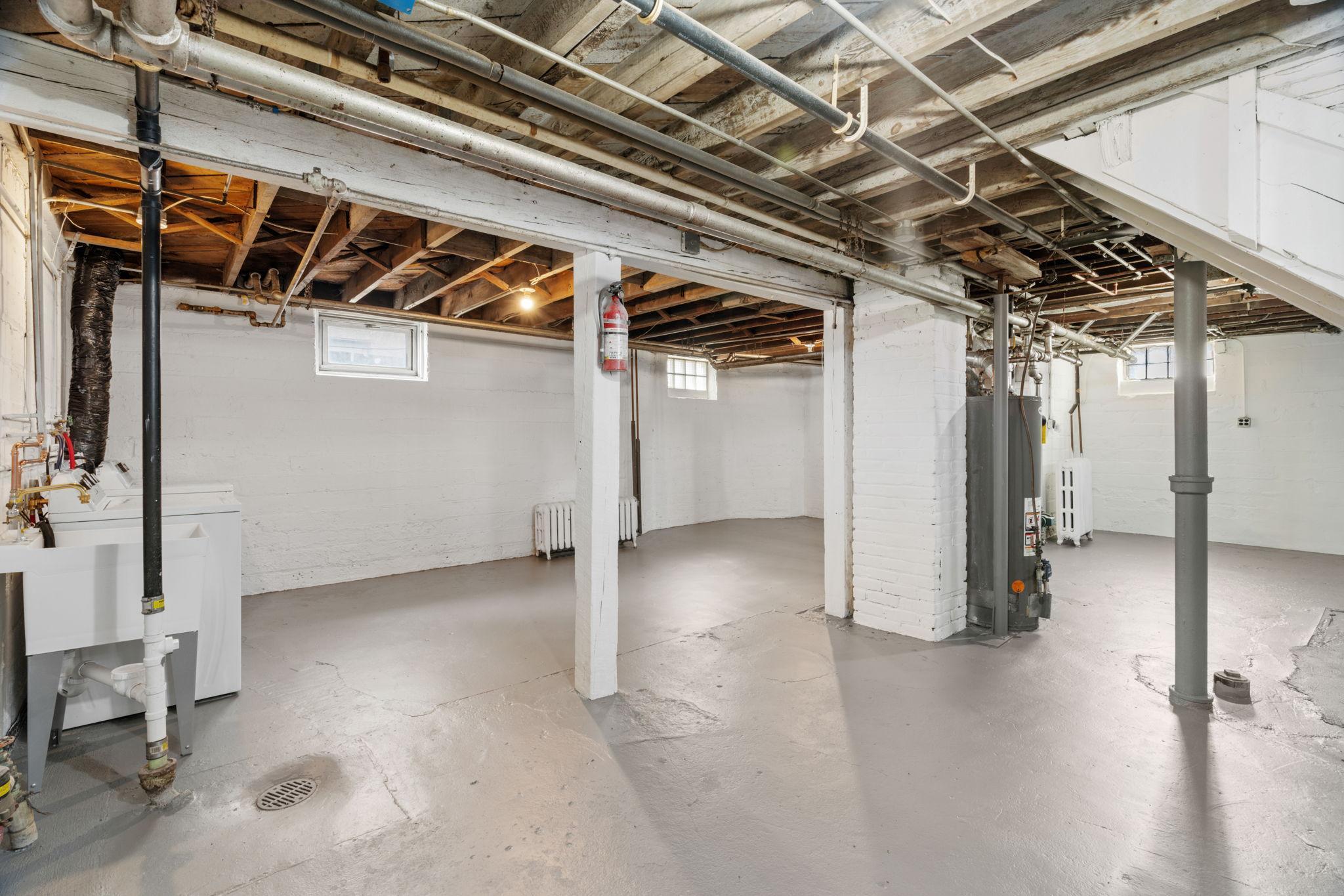 67-web-or-mls-1032 Minnehaha Ave E-67.jpg