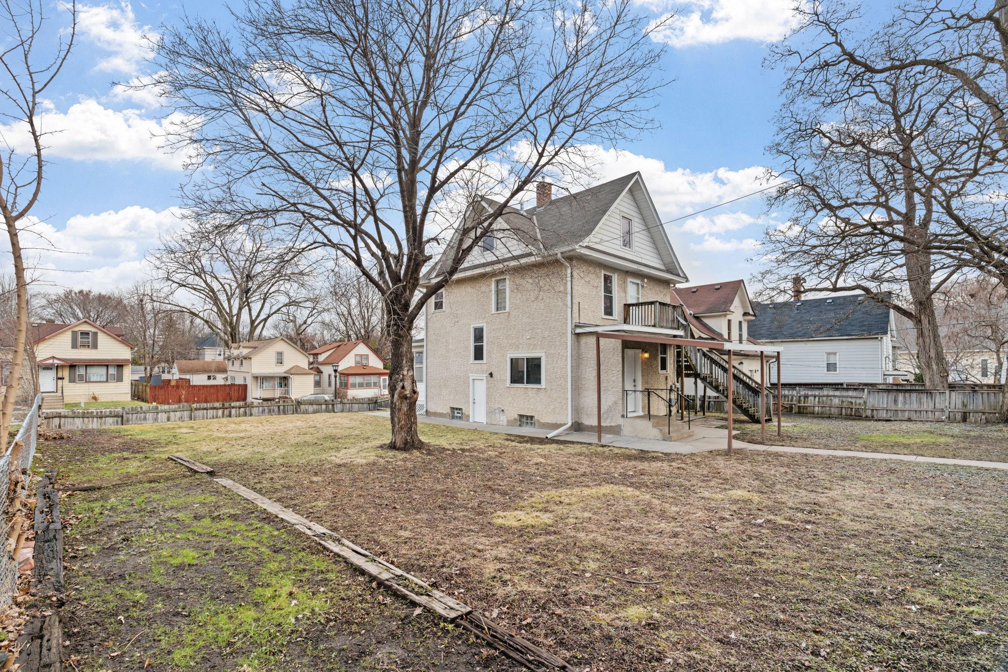 7-web-or-mls-1032 Minnehaha Ave E-7.jpg