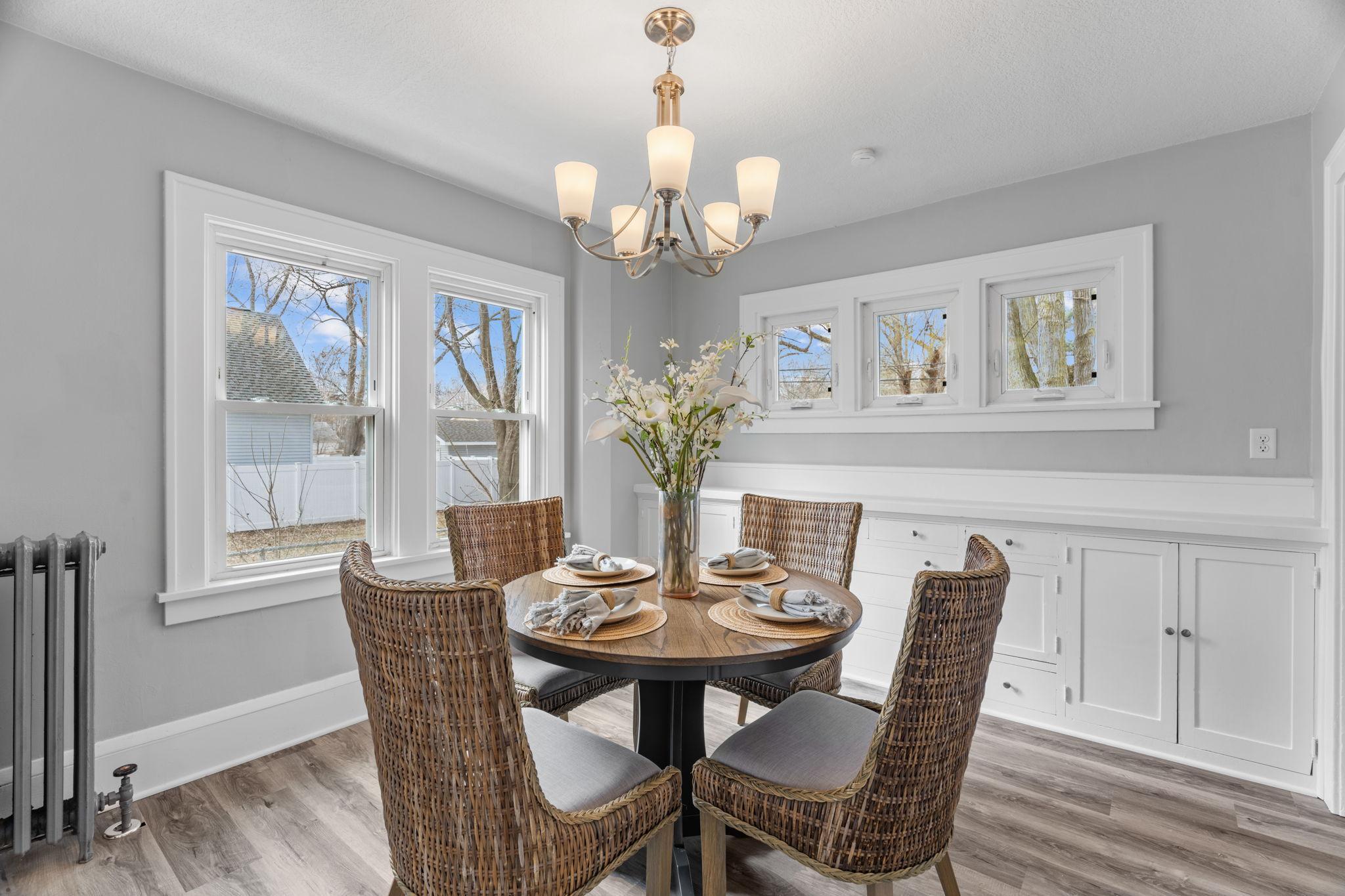 26-web-or-mls-2723 N Queen Ave-26.jpg