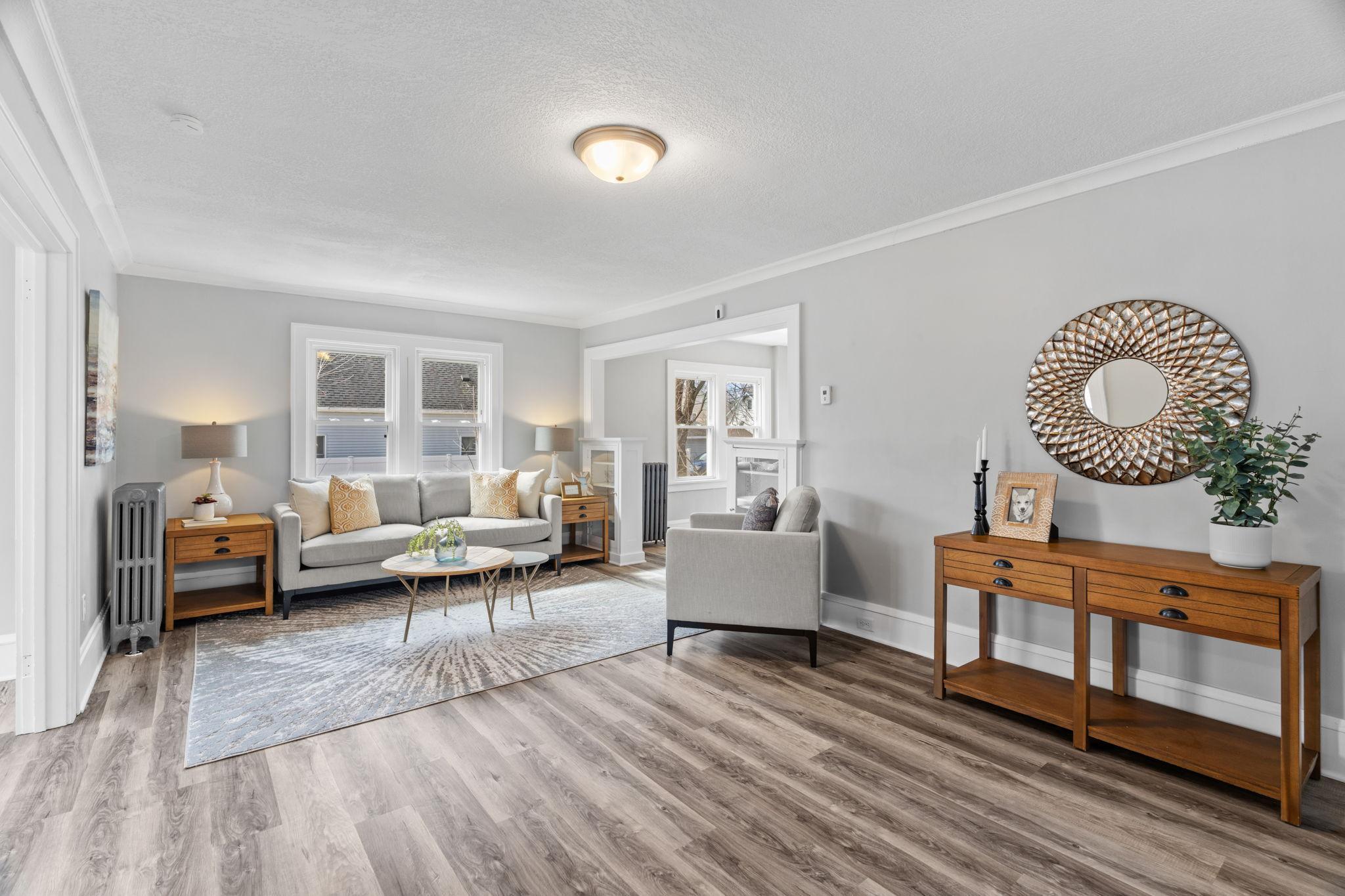 18-web-or-mls-2723 N Queen Ave-18.jpg