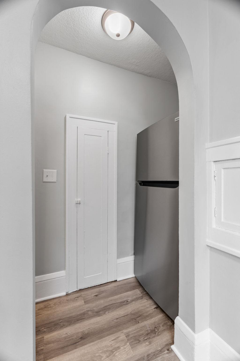 38-web-or-mls-2723 N Queen Ave-38.jpg