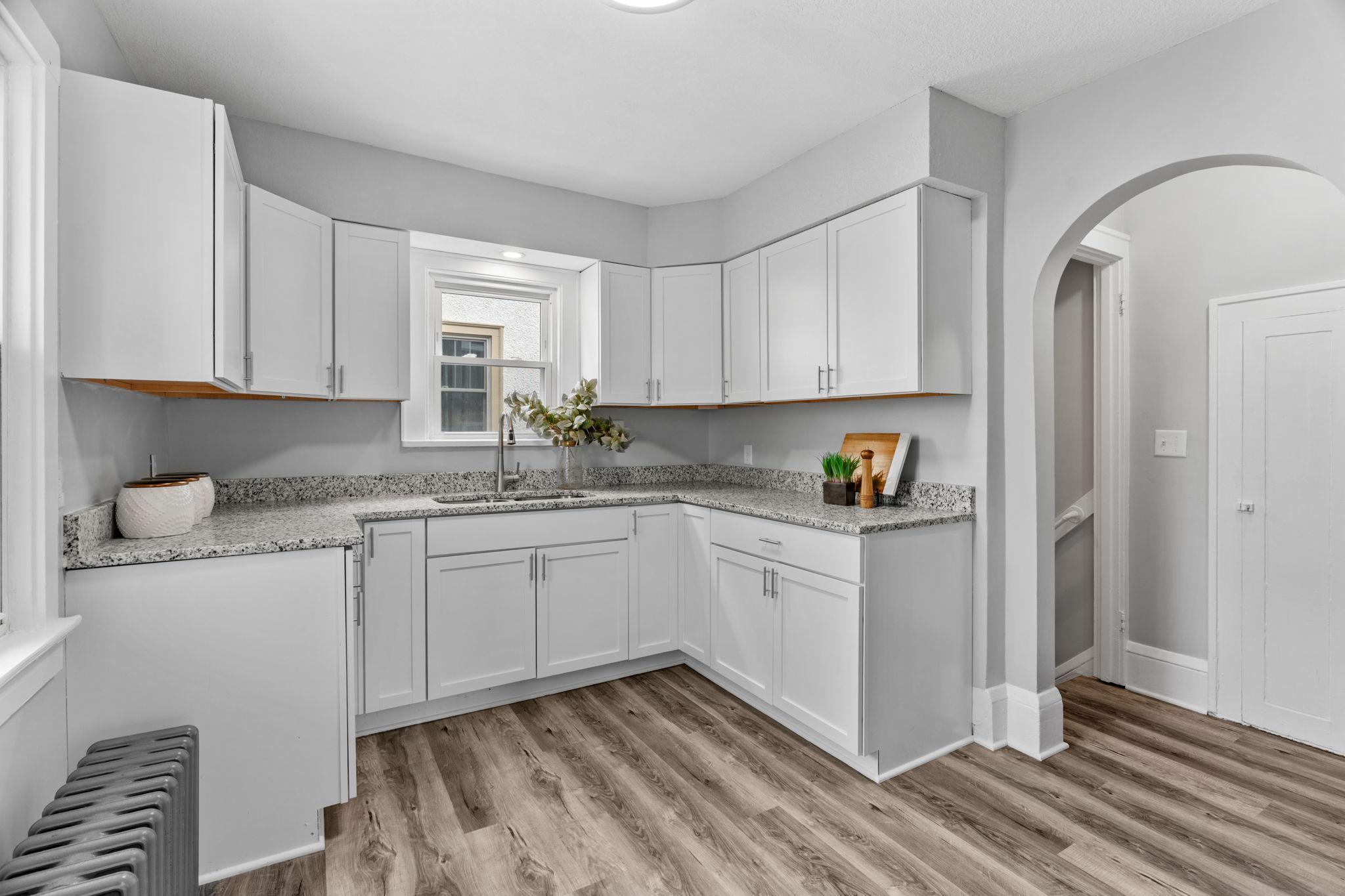 34-web-or-mls-2723 N Queen Ave-34.jpg