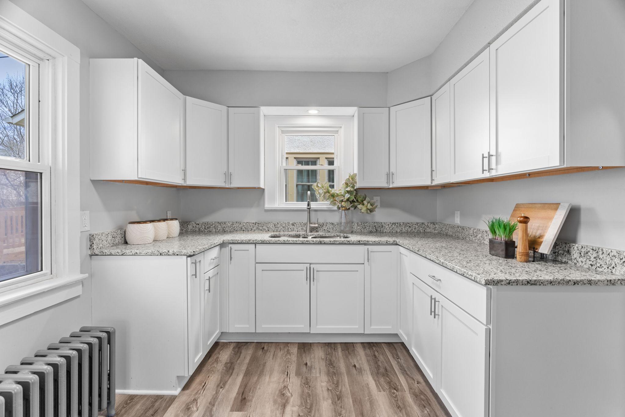 33-web-or-mls-2723 N Queen Ave-33.jpg