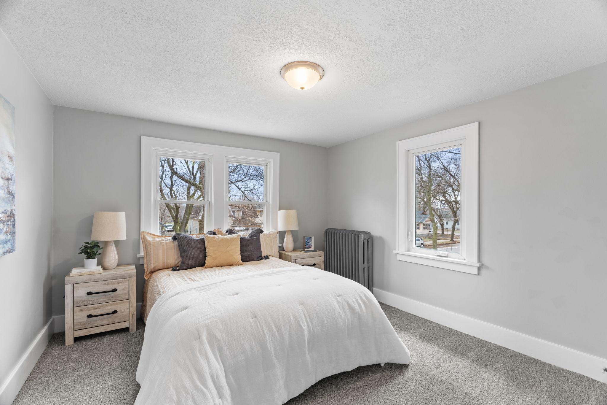 41-web-or-mls-2723 N Queen Ave-41.jpg